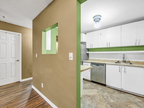 211-10157 University Drive, Surrey, BC 