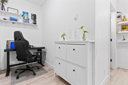 306-7809 209 Street, Langley, BC 