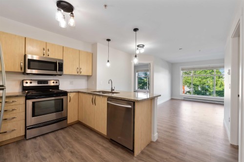 216-13555 Gateway Drive, Surrey, BC 