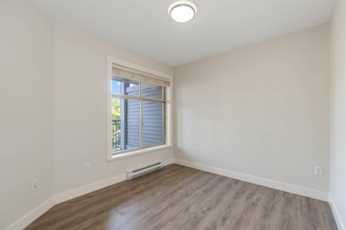 216-13555 Gateway Drive, Surrey, BC 