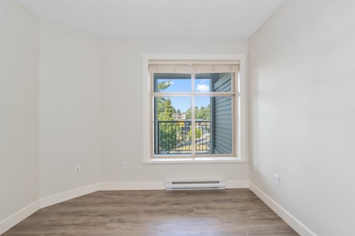 216-13555 Gateway Drive, Surrey, BC 