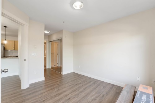 216-13555 Gateway Drive, Surrey, BC 