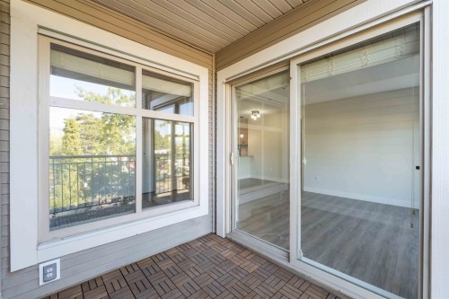 216-13555 Gateway Drive, Surrey, BC 