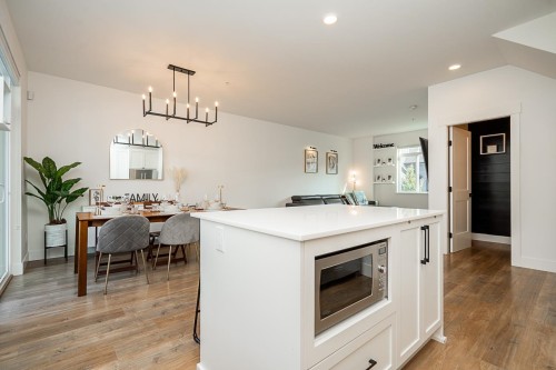 19-6897 201 Street, Langley, BC 