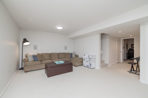 16454 25 Avenue, Surrey, BC 