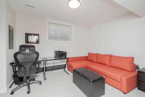 16454 25 Avenue, Surrey, BC 