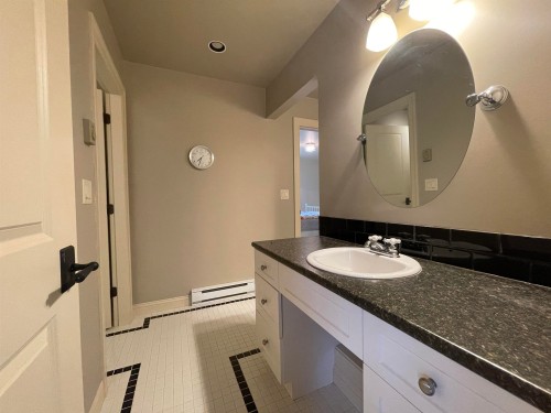 16045 30 Ave, Surrey, BC 