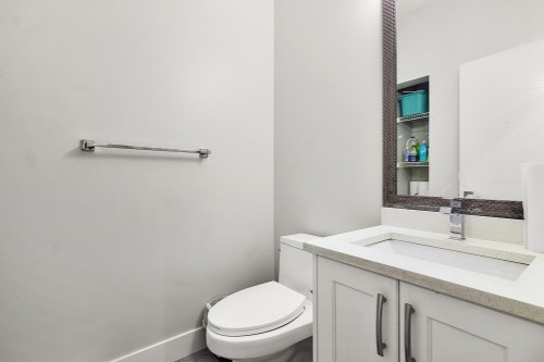 102-15170 60 Avenue, Surrey, BC 