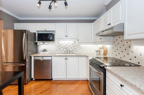 111-15272 20 Avenue  Surrey, BC V4A 2A3