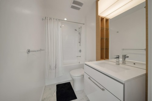 3705-13438 Central Avenue, Surrey, BC 