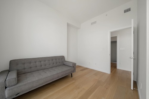 3705-13438 Central Avenue, Surrey, BC 