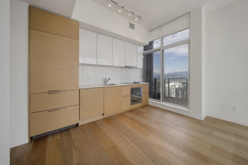 3705-13438 Central Avenue, Surrey, BC 