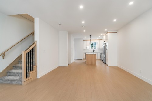 8-2360 Crescent Way, Abbotsford, BC 