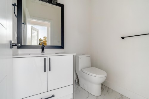 8-2360 Crescent Way, Abbotsford, BC 