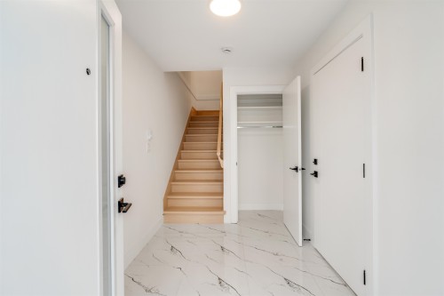 8-2360 Crescent Way, Abbotsford, BC 