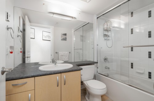 305-20750 Duncan Way, Langley, BC 