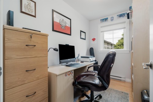 305-20750 Duncan Way, Langley, BC 