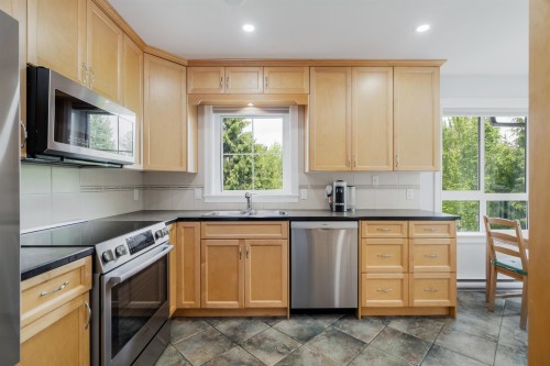 305-20750 Duncan Way, Langley, BC 