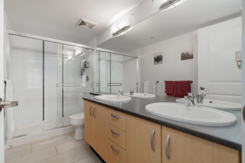 305-20750 Duncan Way, Langley, BC 