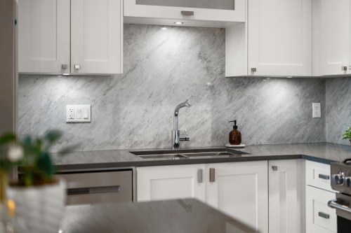 413-14855 Thrift Avenue, White Rock, BC 