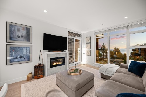 413-14855 Thrift Avenue, White Rock, BC 