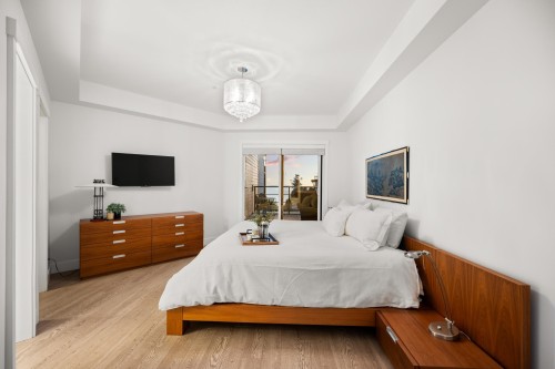 413-14855 Thrift Avenue, White Rock, BC 