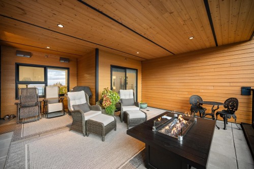 413-14855 Thrift Avenue, White Rock, BC 