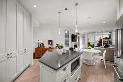 413-14855 Thrift Avenue, White Rock, BC 