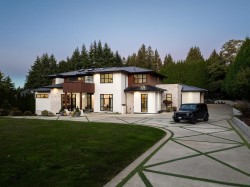 3016 163 Street  Surrey, BC V3S 0E3