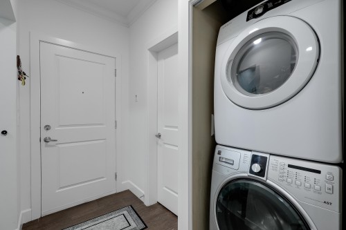 204-13897 Fraser Highway, Surrey, BC 