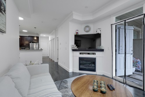 204-13897 Fraser Highway, Surrey, BC 