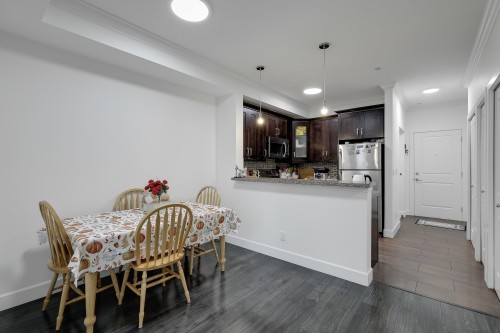 204-13897 Fraser Highway, Surrey, BC 