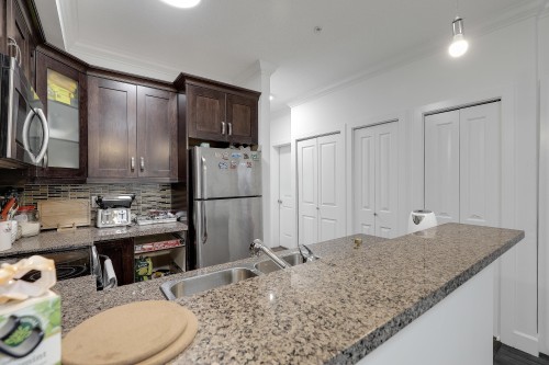 204-13897 Fraser Highway, Surrey, BC 