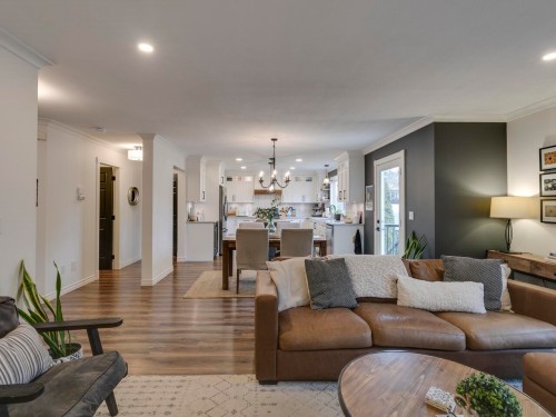 8060 Melburn Drive, Mission, BC 