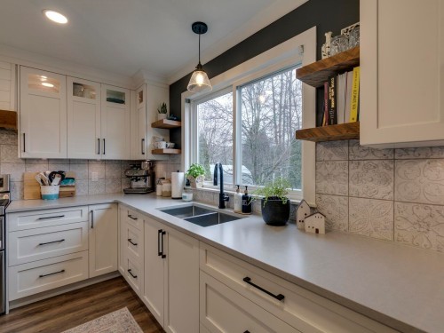 8060 Melburn Drive, Mission, BC 