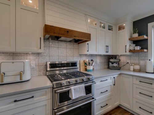 8060 Melburn Drive, Mission, BC 