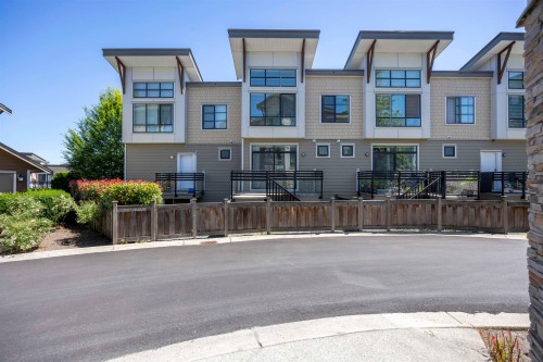 11-9989 Barnston Drive E Surrey, BC V4N 6N3