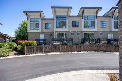 11-9989 Barnston Drive E Surrey, BC V4N 6N3