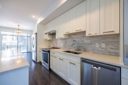 11-9989 Barnston Drive E, Surrey, BC 