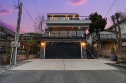 838 Habgood Street  White Rock, BC V4B 4W3