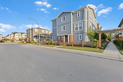 1-20680 76B Avenue, Langley, BC 