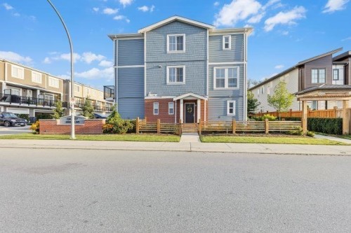 1-20680 76B Avenue, Langley, BC 