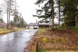 16930 23 Avenue  Surrey, BC V3Z 9Z2