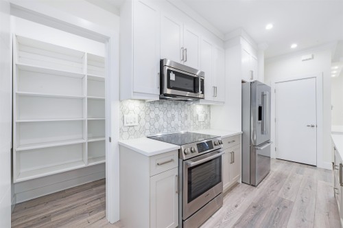 11-8181 135A Street, Surrey, BC 