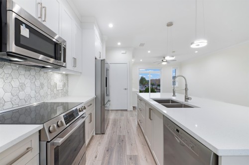 11-8181 135A Street, Surrey, BC 