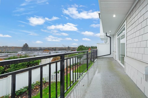 11-8181 135A Street, Surrey, BC 