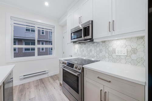 11-8181 135A Street, Surrey, BC 