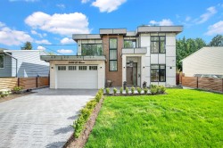 15496 22 Avenue  Surrey, BC V4A 2C2