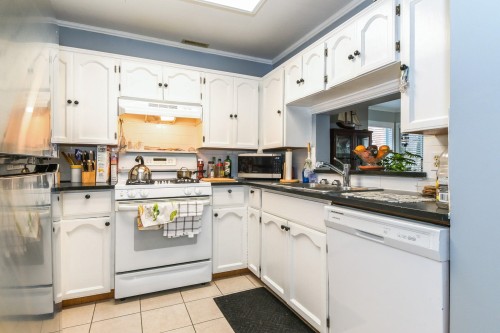 107-13965 16 Avenue, Surrey, BC 