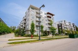421-13963 105 Boulevard  Surrey, BC V3T 0M9